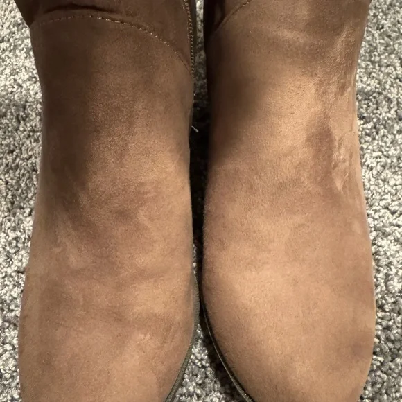 Journee Women's Taupe Wide Calf Knee-High Boots Size 8 EUC - Picture 10 of 16